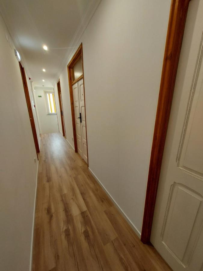 Wolley - Peniche Guesthouse 2 Bagian luar foto