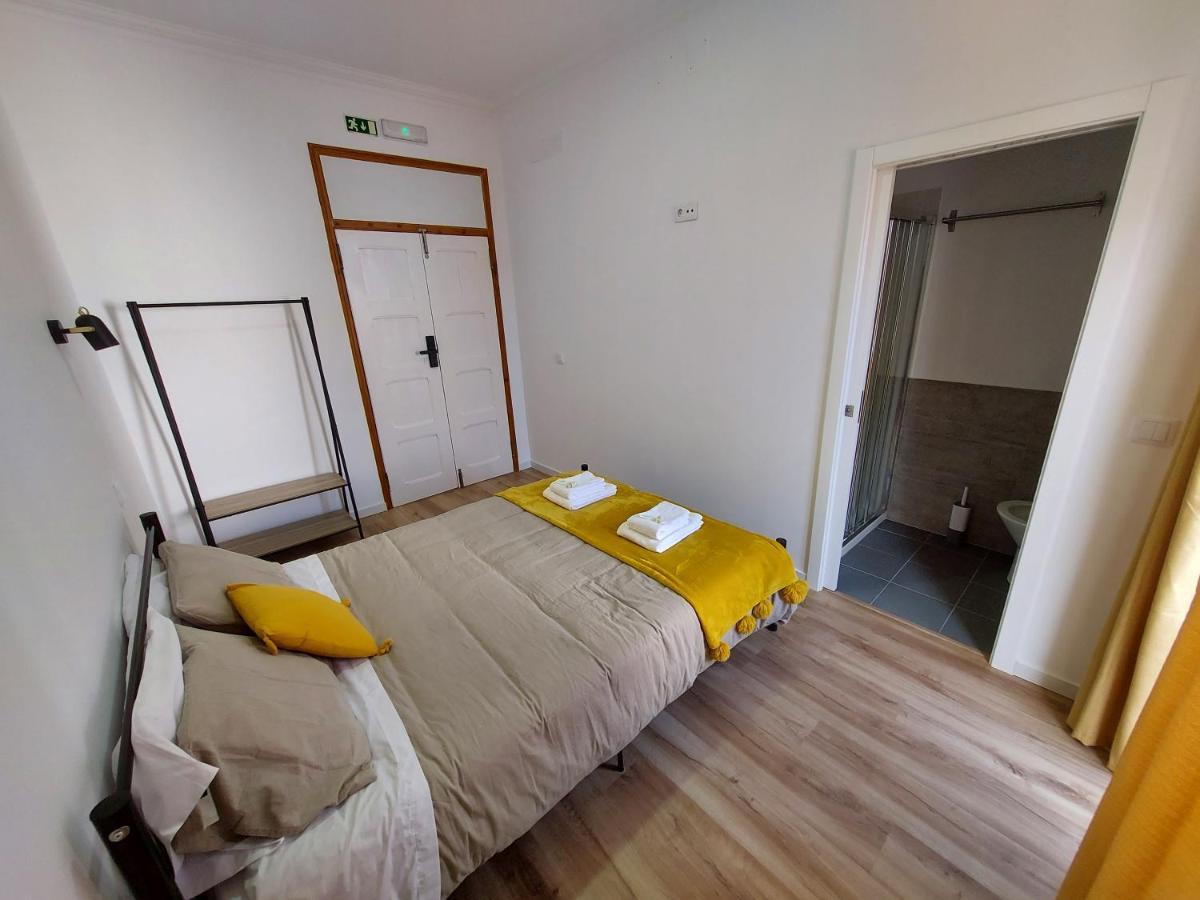 Wolley - Peniche Guesthouse 2 Bagian luar foto